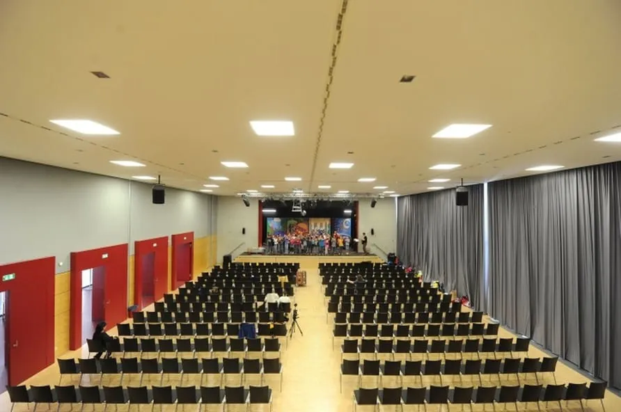 Blick in den Hauptsaal des Bürgersaals Tamm
